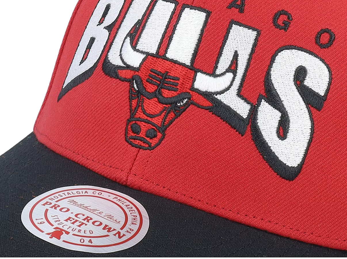 Mitchell & Ness Chicago Bulls Boom Text Pro Red/Black Snapback