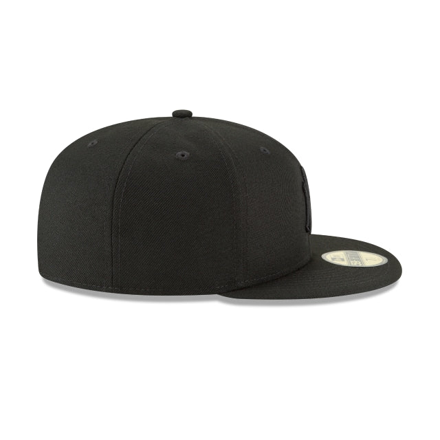 New York Yankees Blackout Basic 59FIFTY Fitted