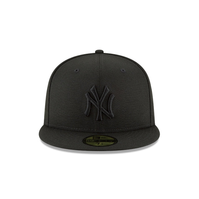 New York Yankees Blackout Basic 59FIFTY Fitted