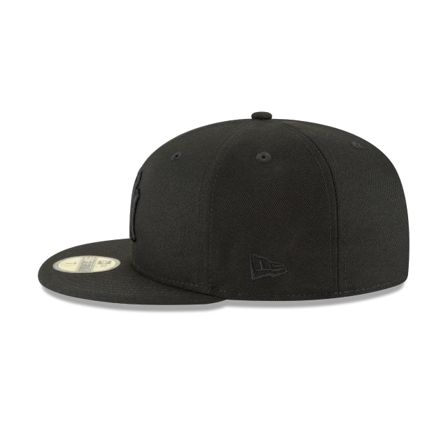 New York Yankees Blackout Basic 59FIFTY Fitted
