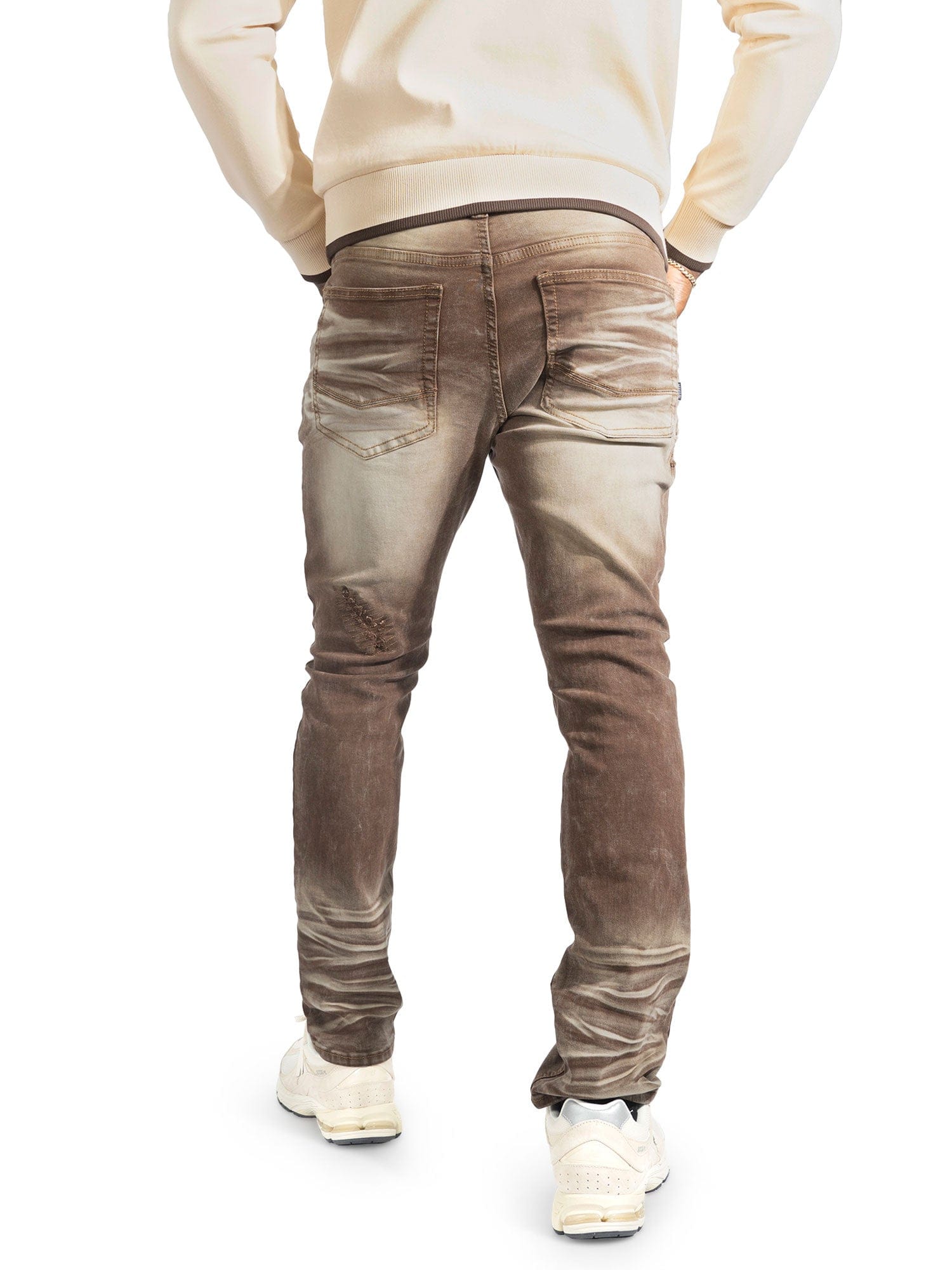Makobi Lorenzo M1975 brown denim jeans, front view showing slim-fit style and classic five-pocket design.