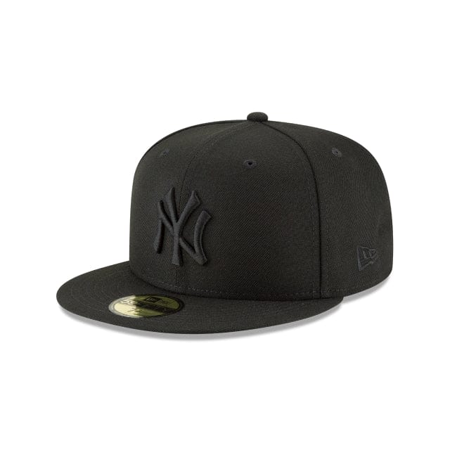 New Era Hats New York Yankees Blackout Basic 59FIFTY Fitted New York Yankees Blackout Basic 59FIFTY Fitted