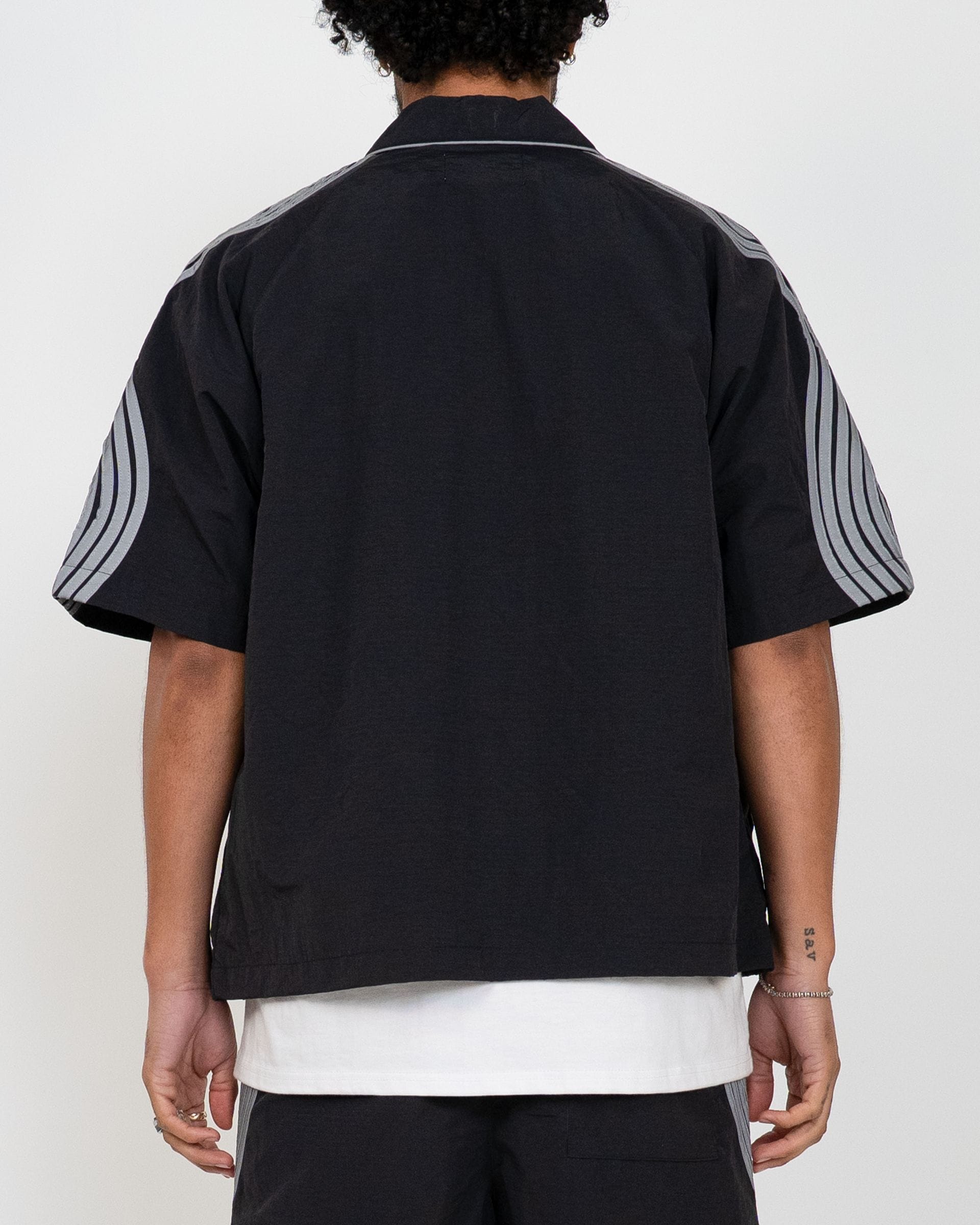 EPTM Valley Set in black, stylish matching clothing set featuring a sleek design, displayed on a plain background.