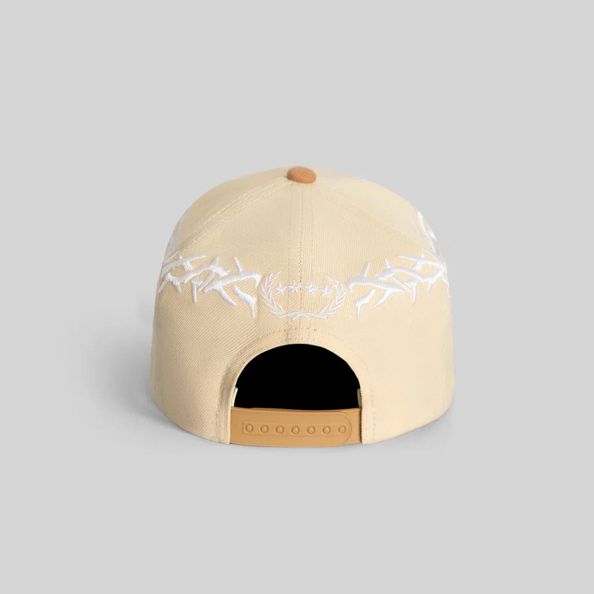 Field Grade Yankee Thorn Crown beige hat with a wide brim and decorative band, stylish and suitable for outdoor wear.