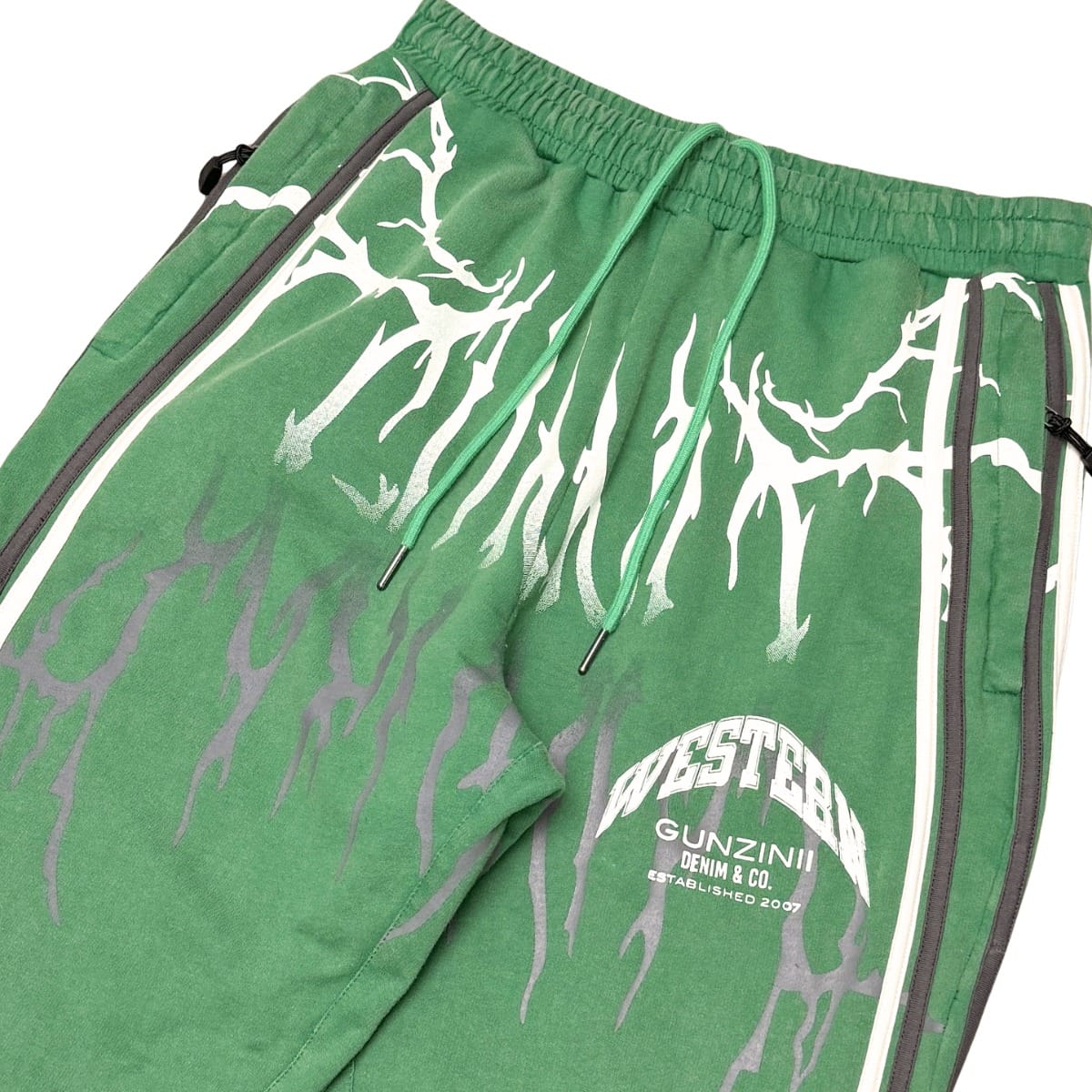 Gunzinii short sleeve jogger set in green, featuring a comfortable top and matching jogger pants, casual and stylish for everyday wear.