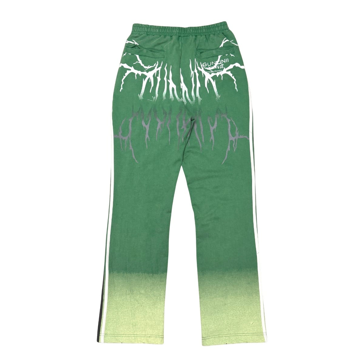 Green Gunzinii short sleeve jogger set featuring a relaxed fit, casual style, and comfortable fabric, perfect for everyday wear.