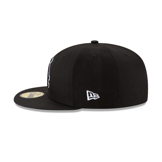 New Era Black 59FIFTY fitted hat featuring the White Sox logo, showcasing a classic design and quality craftsmanship.