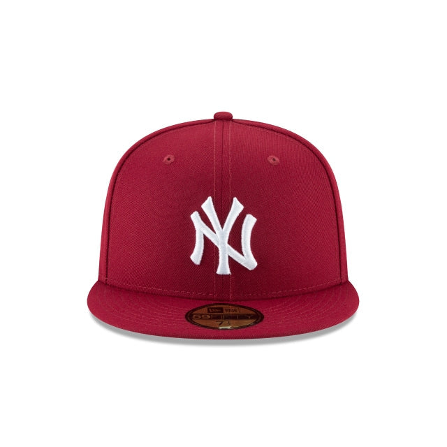 New Era New York Yankees Cardinal Basic 59FIFTY fitted hat with embroidered logo and structured design.