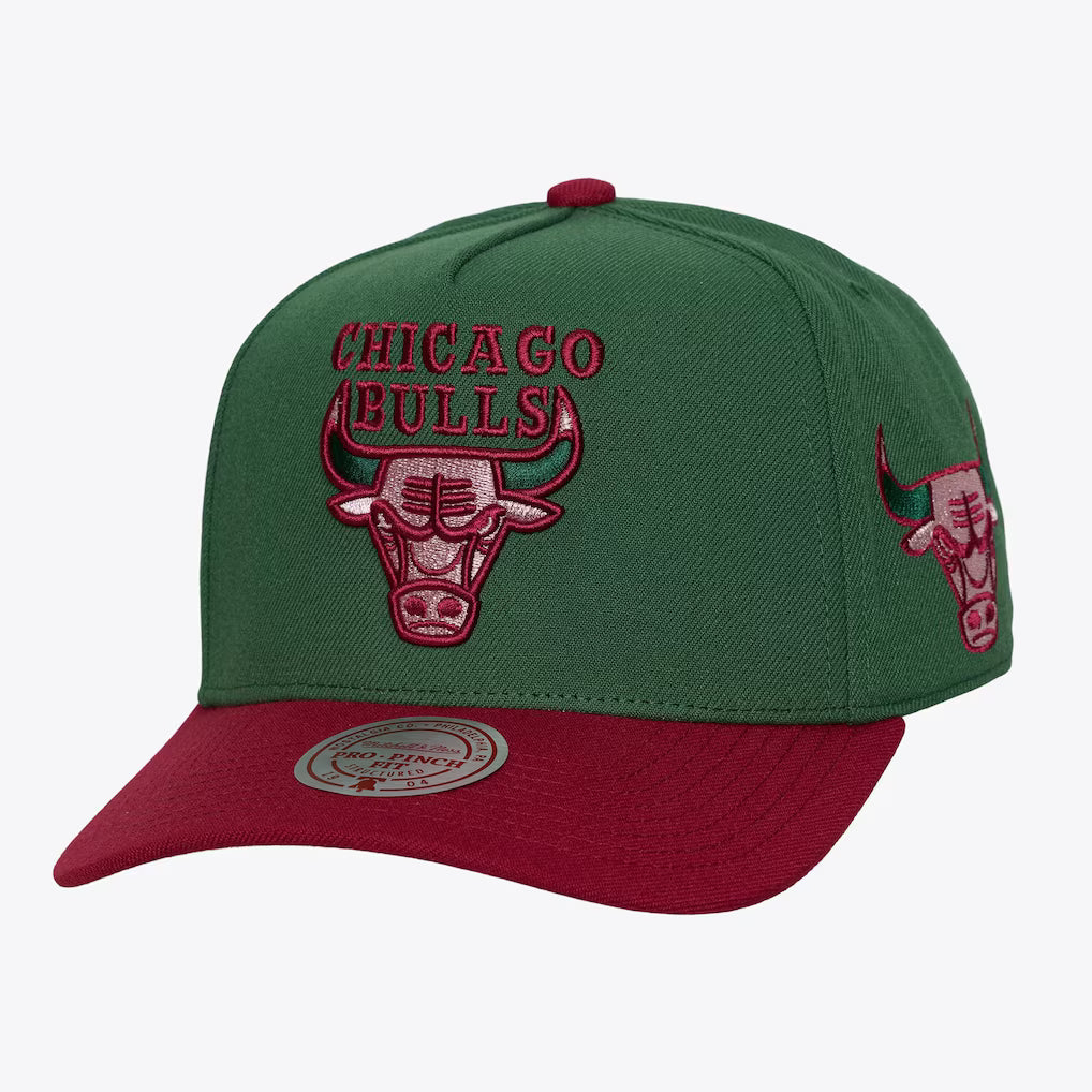 Mitchell & Ness Chicago Bulls Green/Red Rose Gold Pro Pinch Snapback