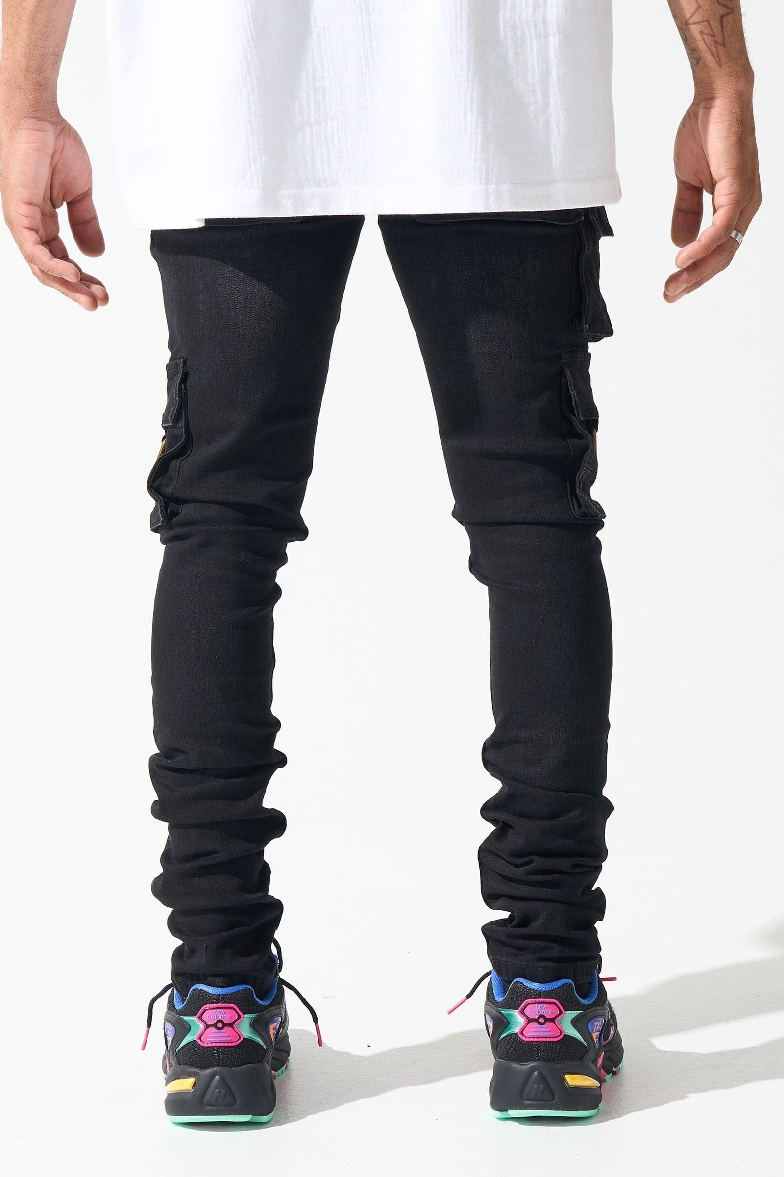 Serenede PNTH-2 Panthera Cargo Jeans in dark denim, showing relaxed fit with cargo pockets and sturdy stitching.